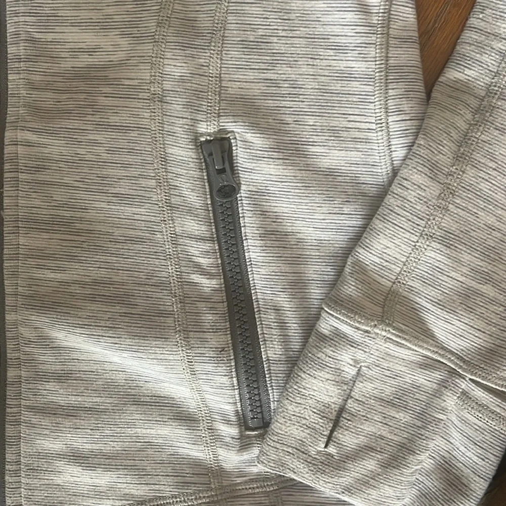 Lululemon zip jacket - Picture 3 of 8
